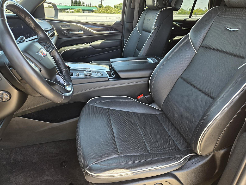 Used 2023 Cadillac Escalade Sport AWD/4WD image 19
