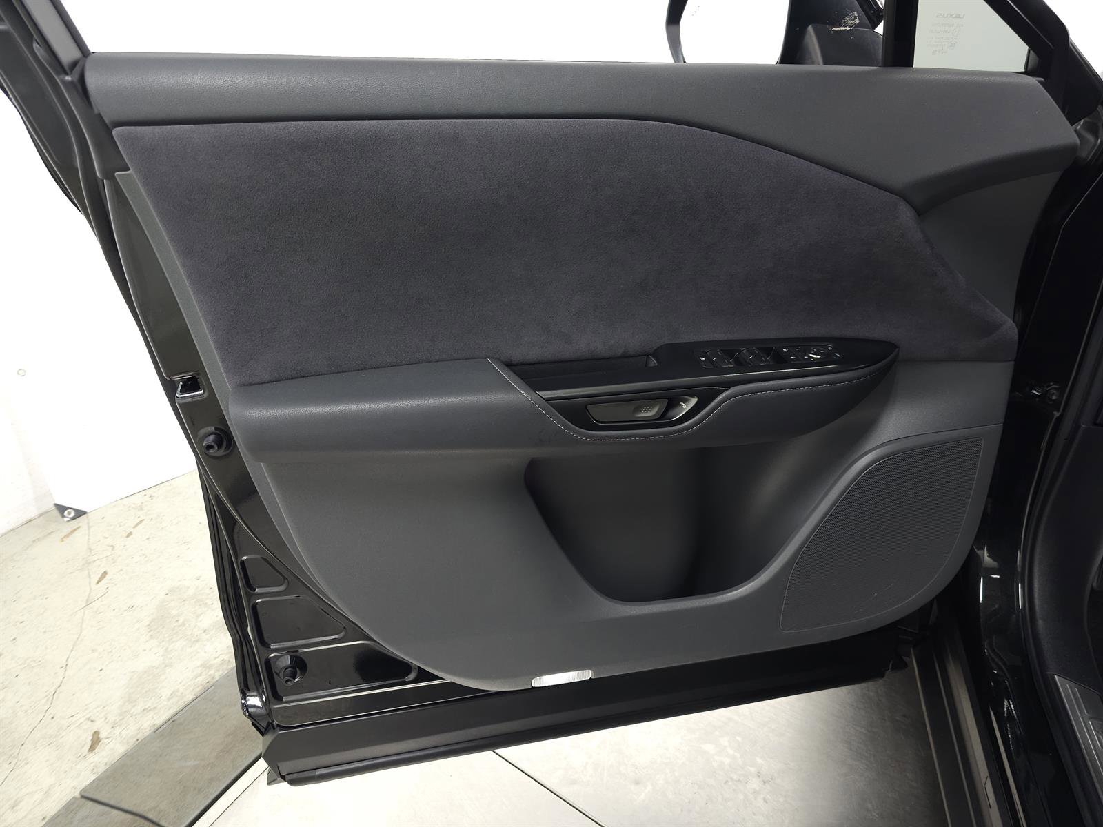 Certified 2023 Lexus RZ 450e Premium w/ Accessory Package (Z1) AWD/4WD image 15
