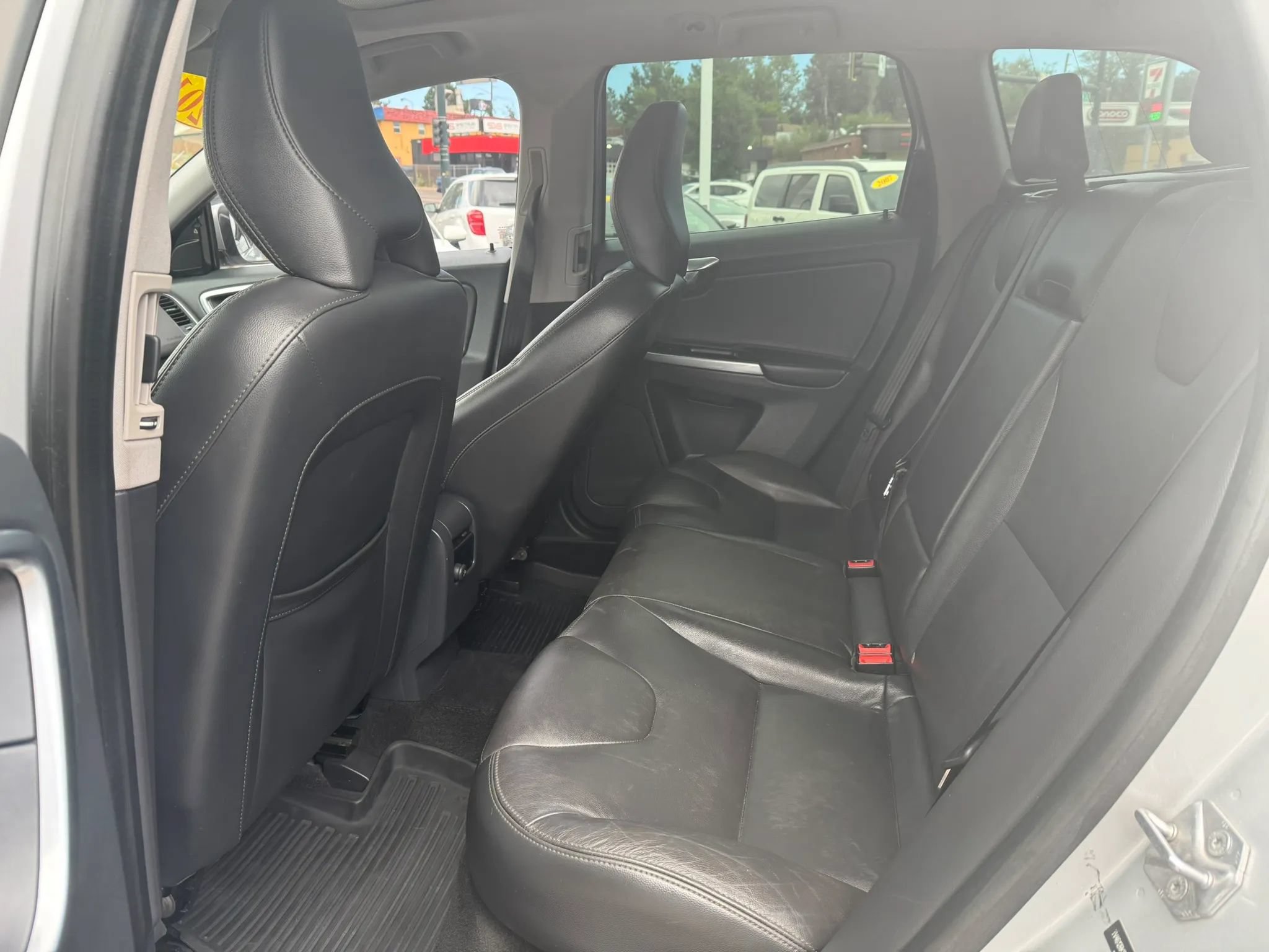 Used 2016 Volvo XC60 T5 Premier w/ Protection Package AWD/4WD image 13