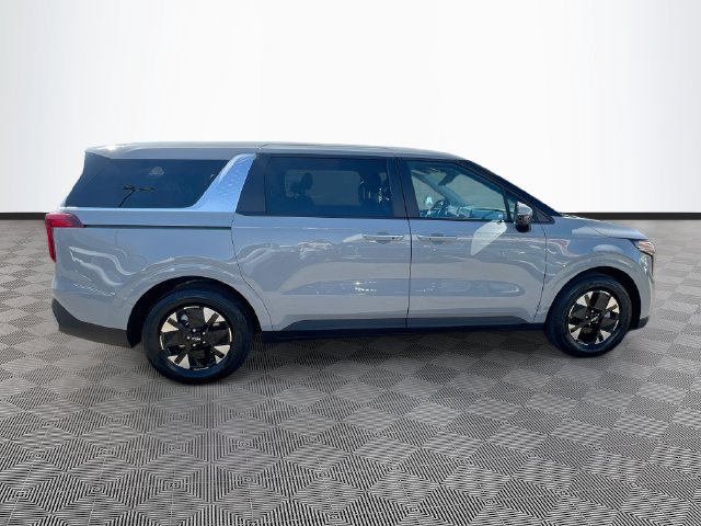 New 2027 Kia Carnival LXS FWD image 8
