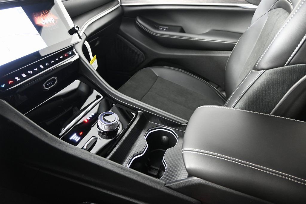 New 2026 Jeep Grand Cherokee Laredo image 31