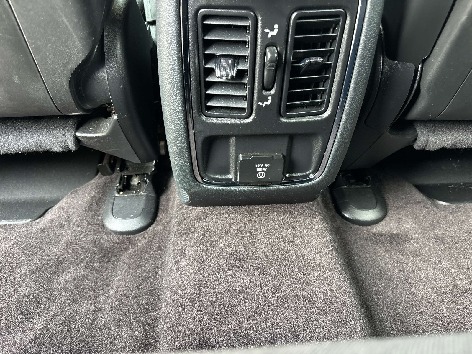 Used 2018 Jeep Grand Cherokee Laredo AWD/4WD image 12