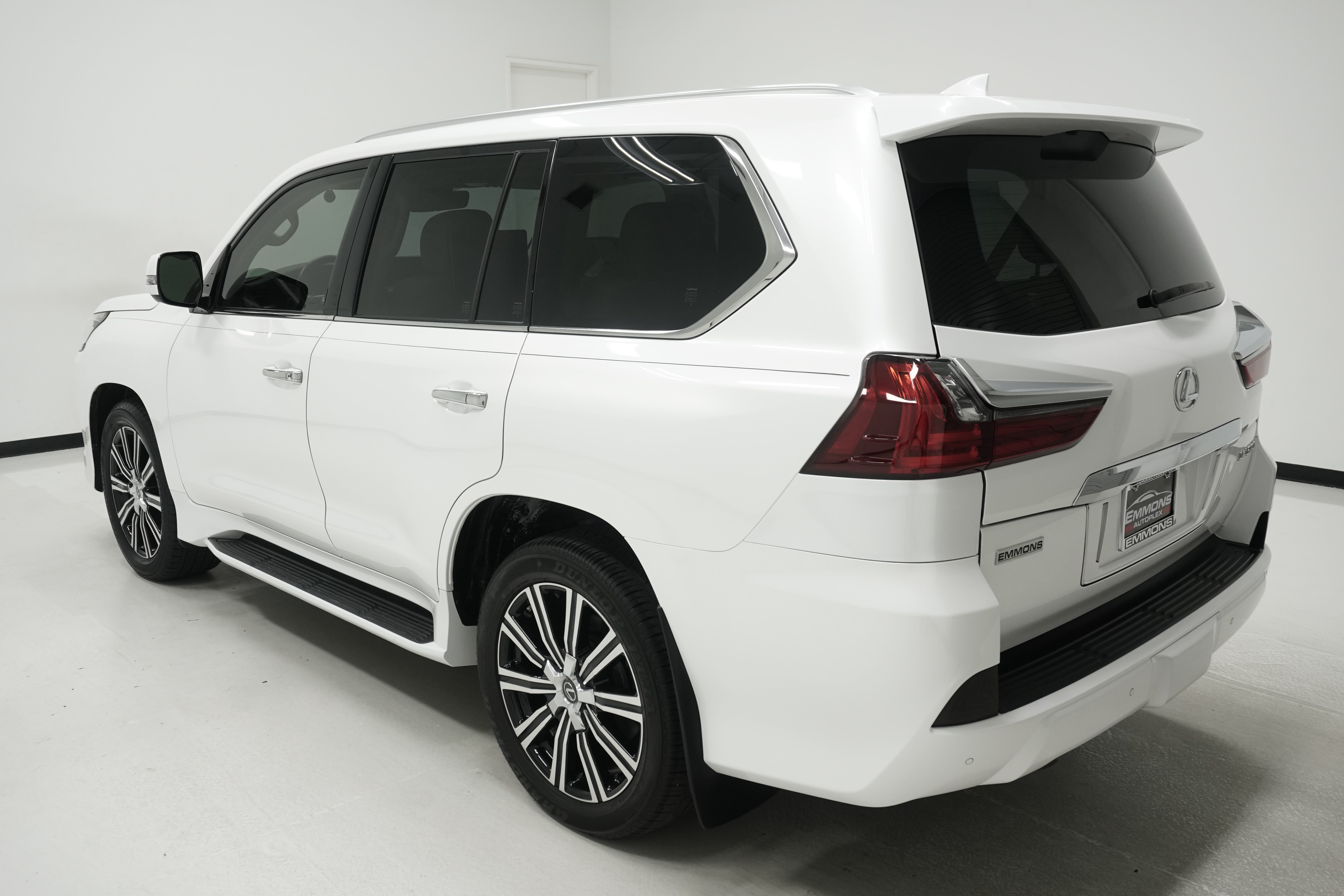 Used 2019 Lexus LX 570 4WD w/ Luxury Package image 6