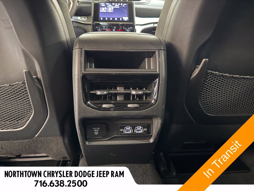 Used 2023 Jeep Grand Cherokee Altitude AWD/4WD image 27