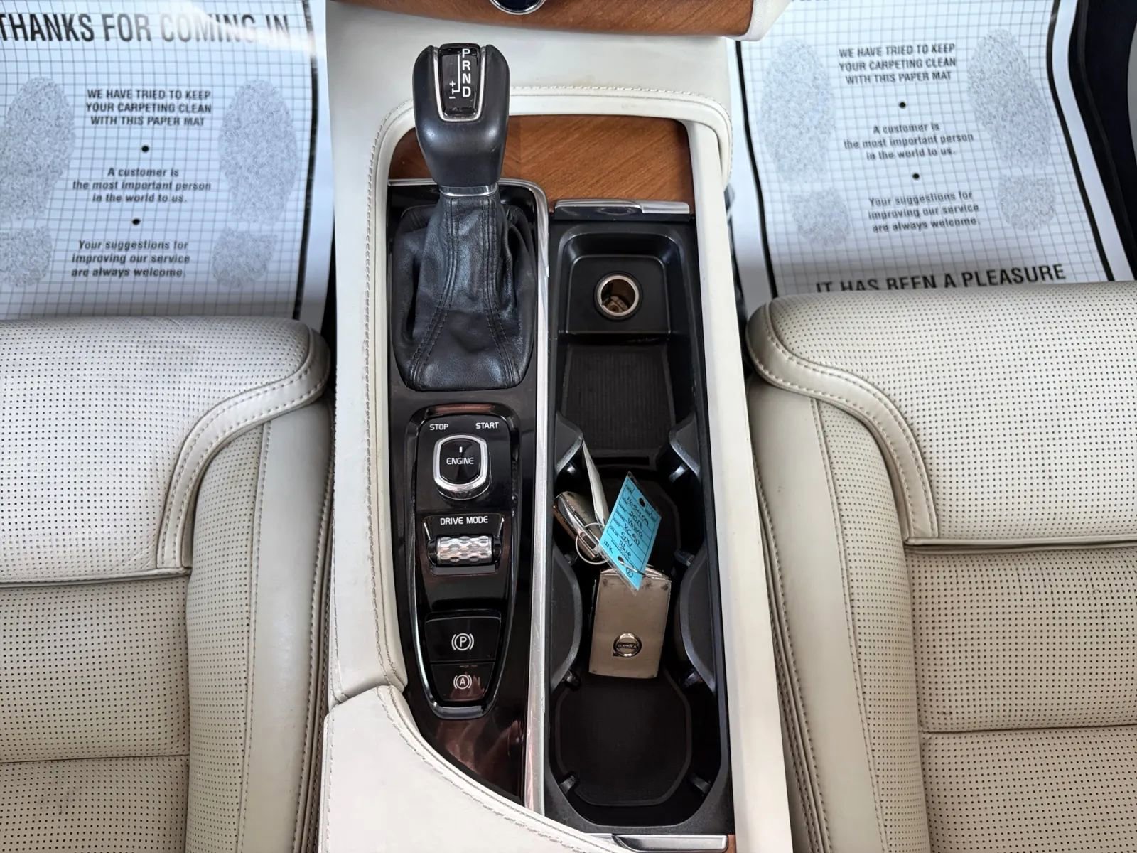 Used 2017 Volvo XC90 T6 Inscription w/ Vision Package AWD/4WD image 27