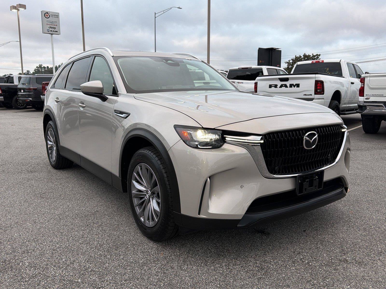 Used 2025 MAZDA CX-90 3.3 Turbo w/ Preferred Package AWD/4WD image 4
