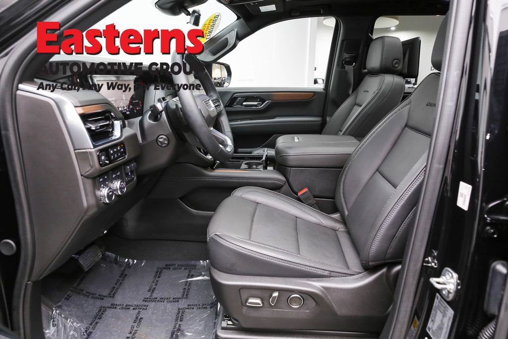 Used 2025 GMC Yukon XL Denali w/ Denali Reserve Package image 14