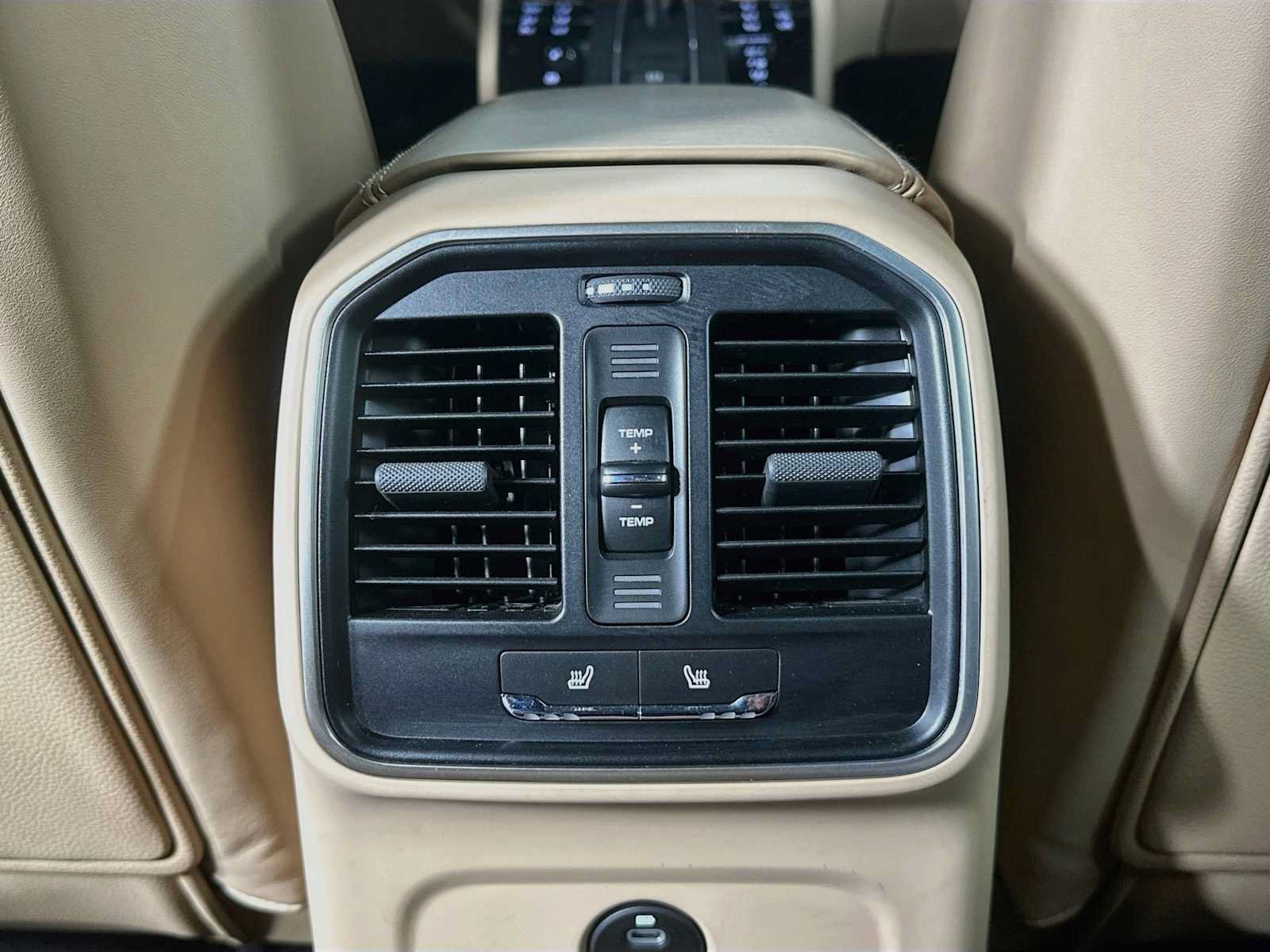 Certified 2024 Porsche Macan Turbo AWD/4WD image 26