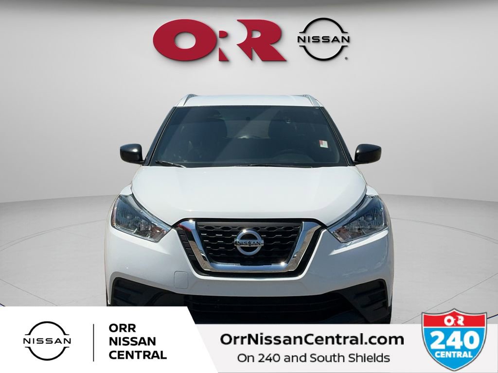 Used 2018 Nissan Kicks S FWD image 2