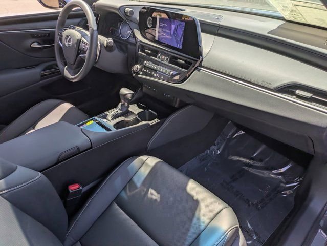 Used 2025 Lexus ES 300h w/ Premium Package image 30