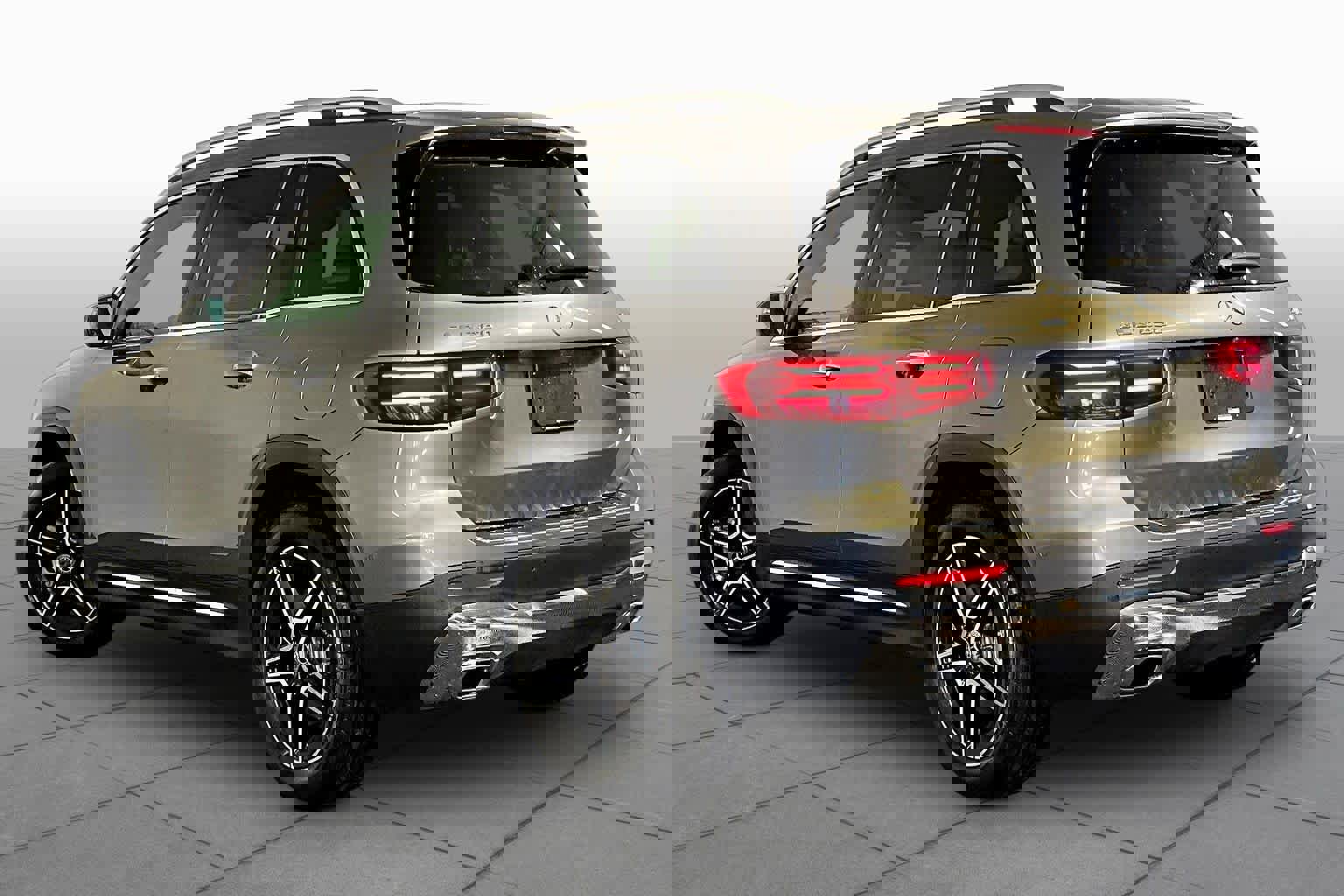 New 2026 Mercedes-Benz GLB 250 4MATIC image 3