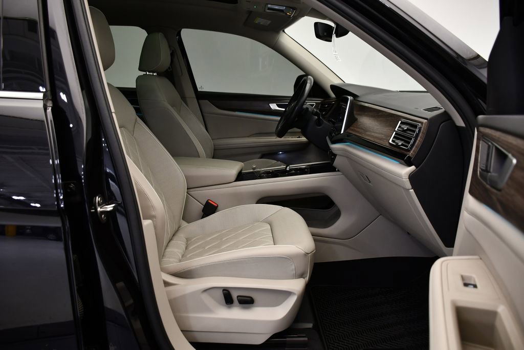 Used 2024 Volkswagen Atlas SEL Premium R-Line image 49