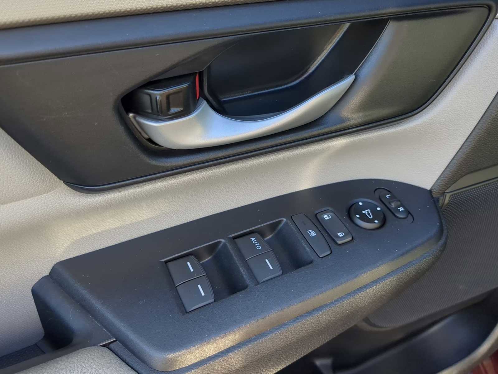 Used 2019 Honda CR-V LX image 12