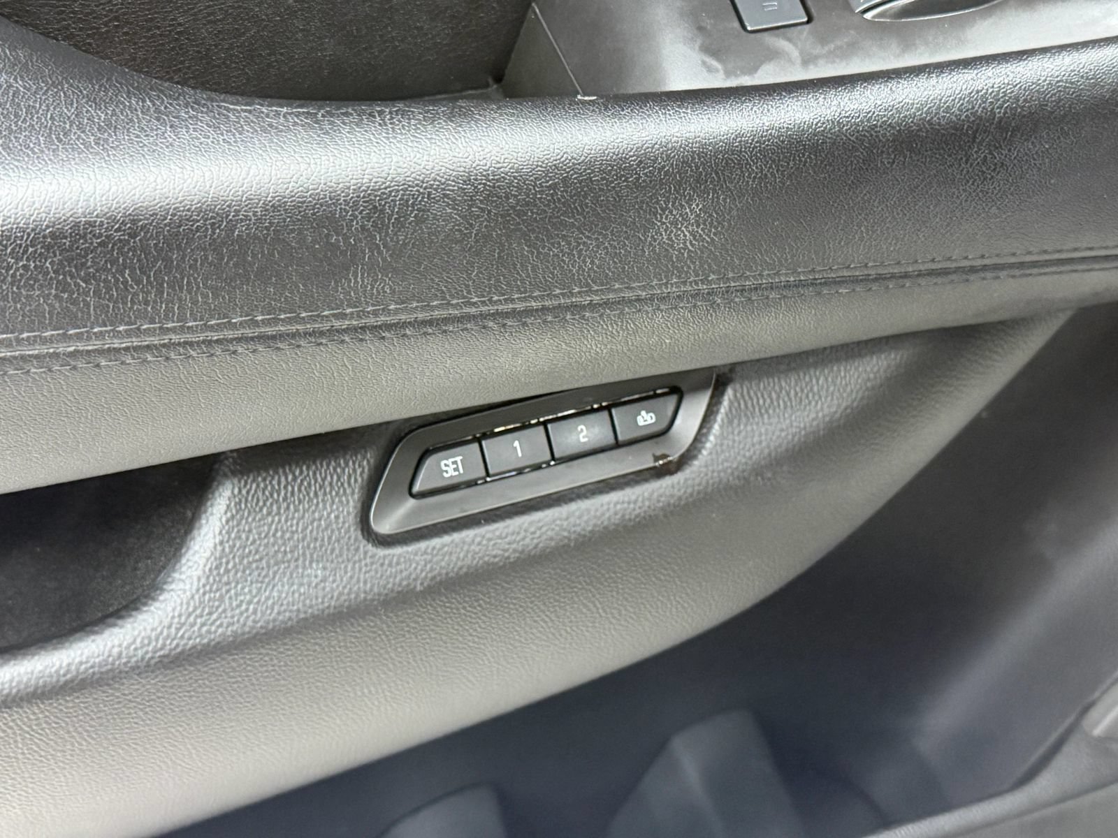 Used 2015 Cadillac Escalade ESV Premium AWD/4WD image 24