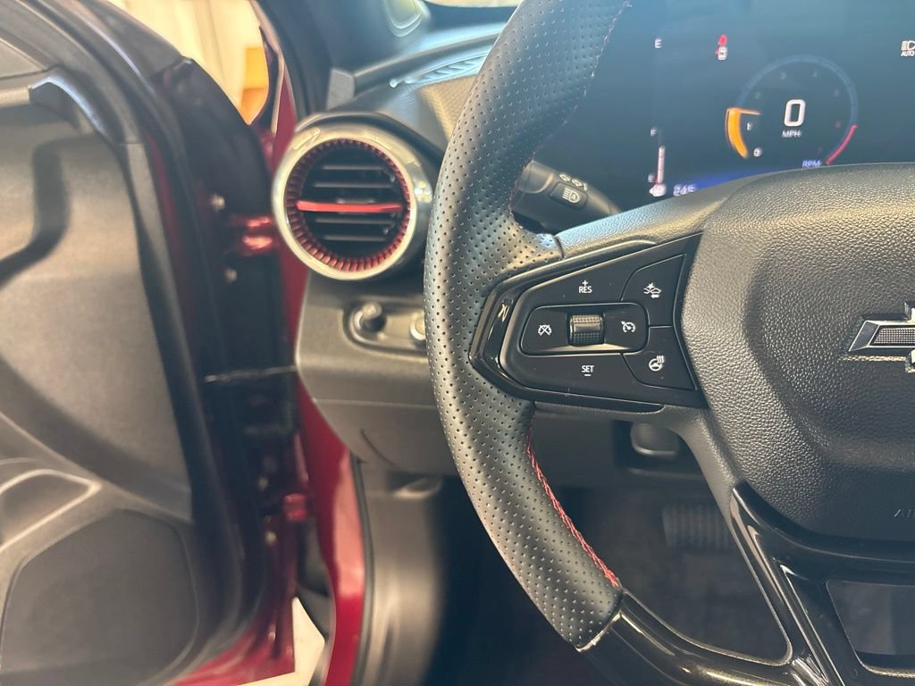 Used 2024 Chevrolet Trax RS FWD image 19