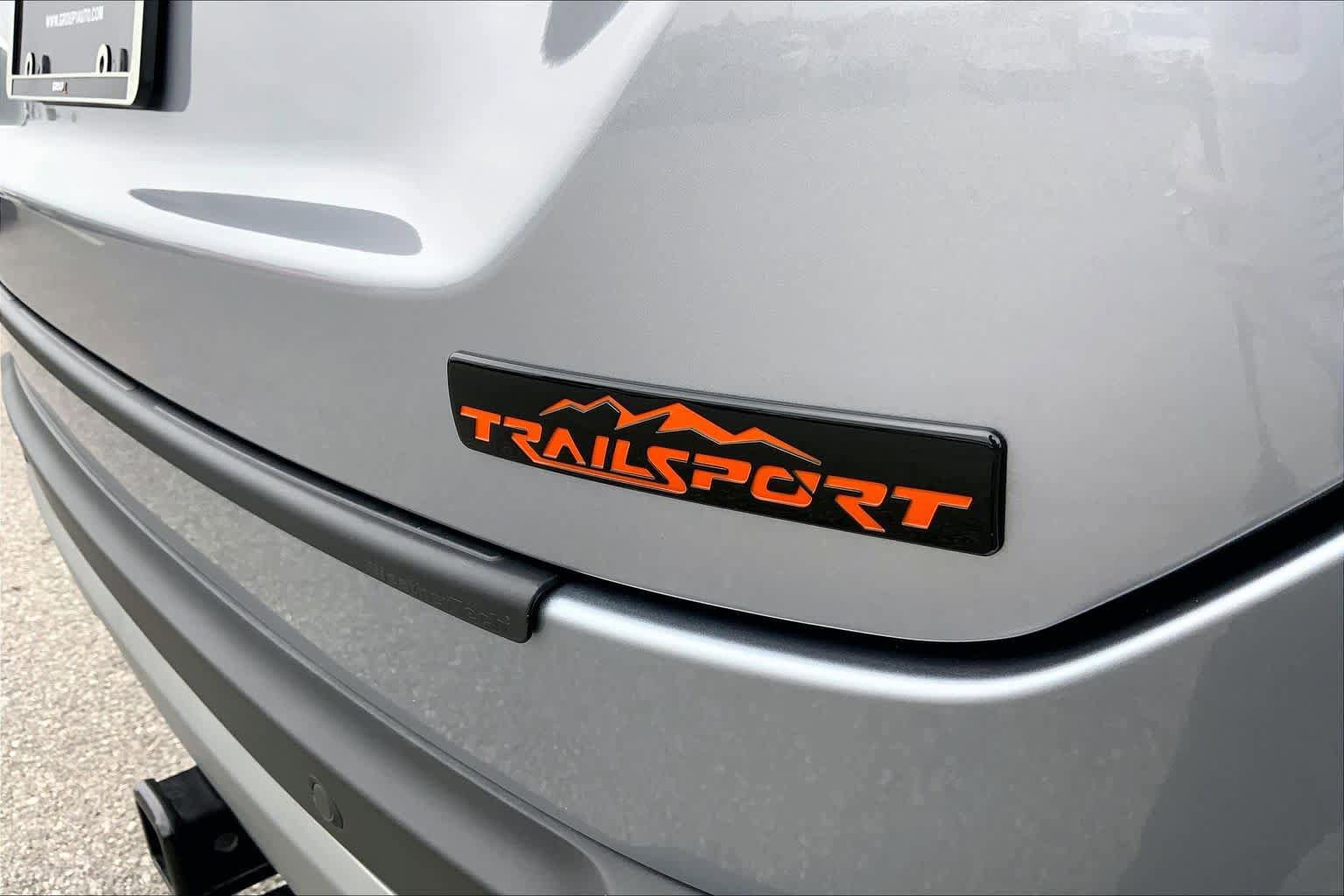 Used 2025 Honda Pilot TrailSport image 10