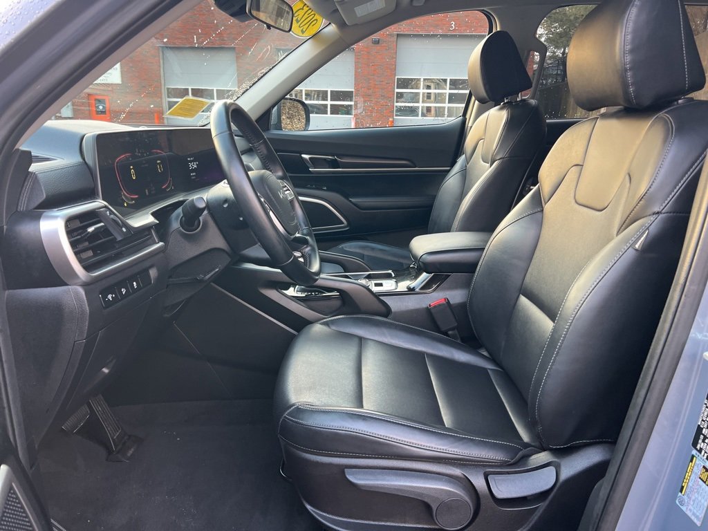 Used 2023 Kia Telluride LX image 13