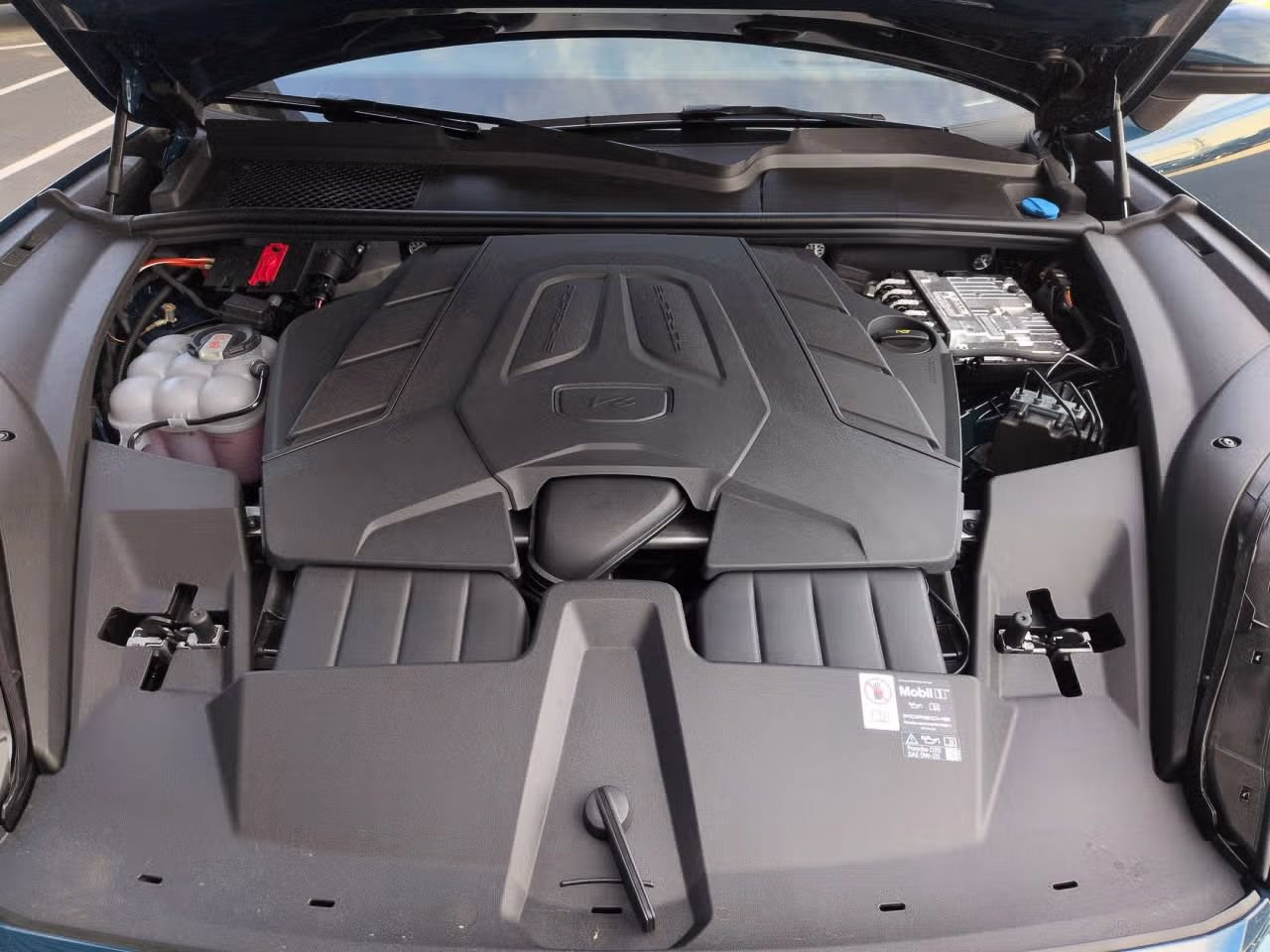 Certified 2026 Porsche Cayenne AWD/4WD image 25