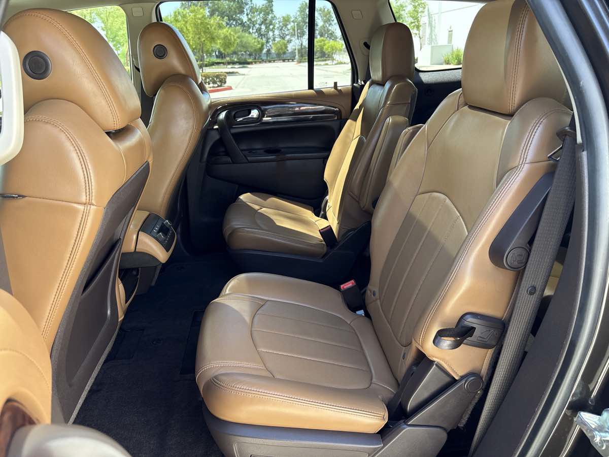 Used 2013 Buick Enclave Premium FWD image 12
