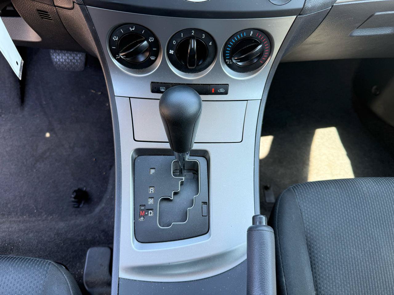 Used 2011 MAZDA MAZDA3 i Touring FWD image 26