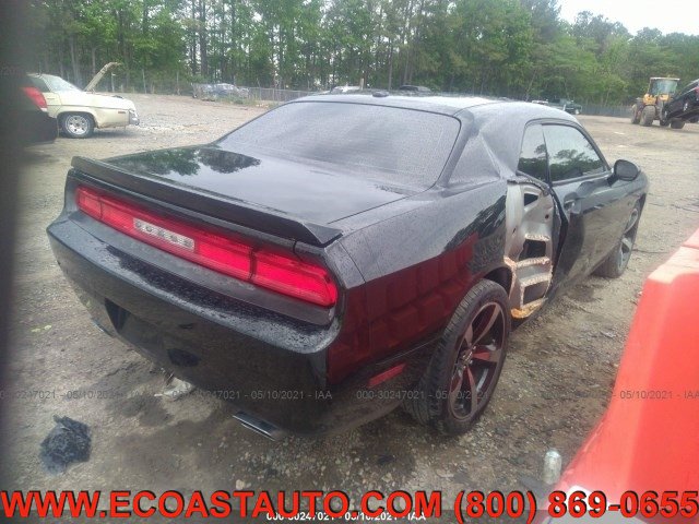 Used 2014 Dodge Challenger R/T Plus RWD image 2
