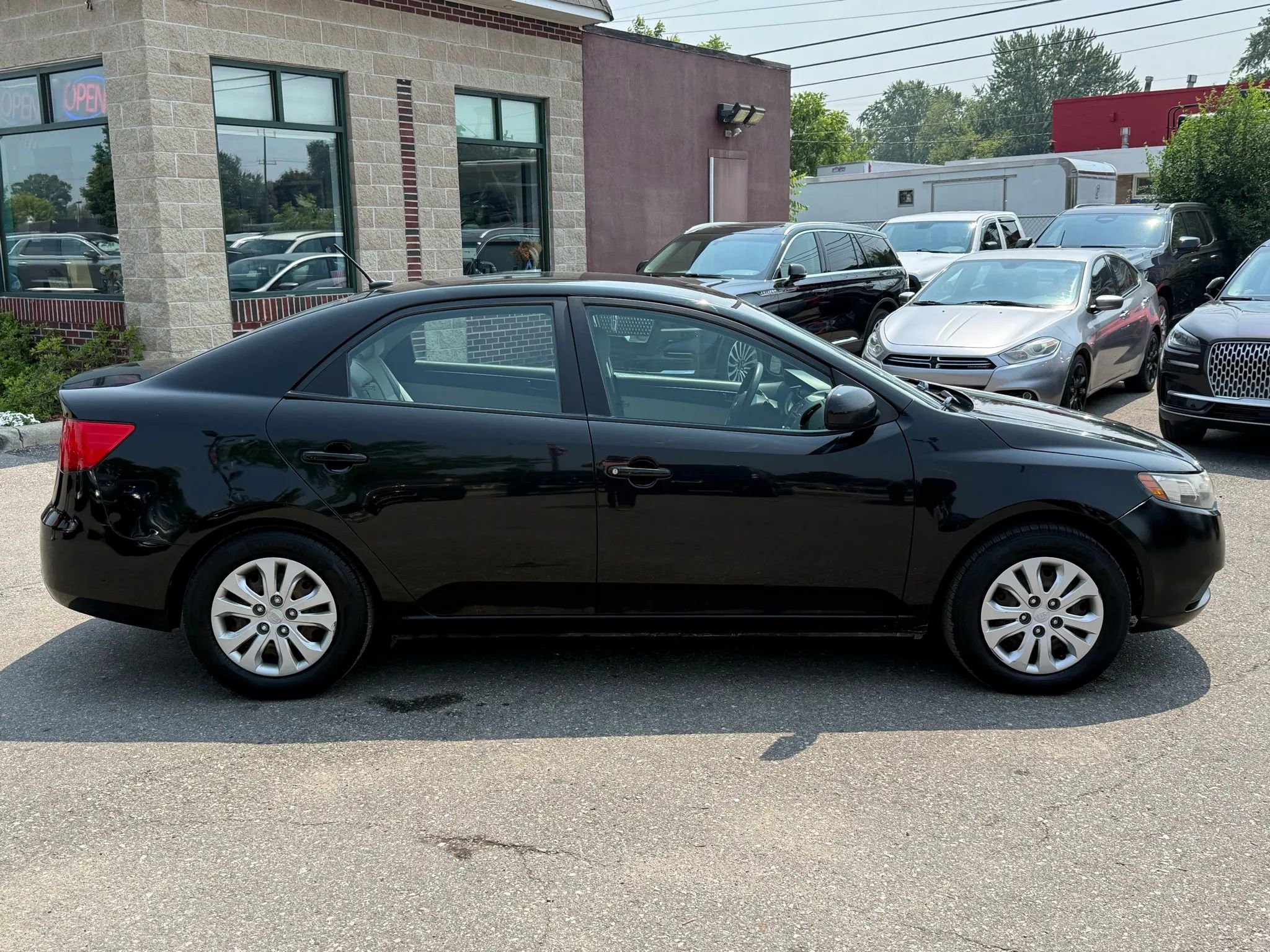 Used 2011 Kia Forte LX image 4