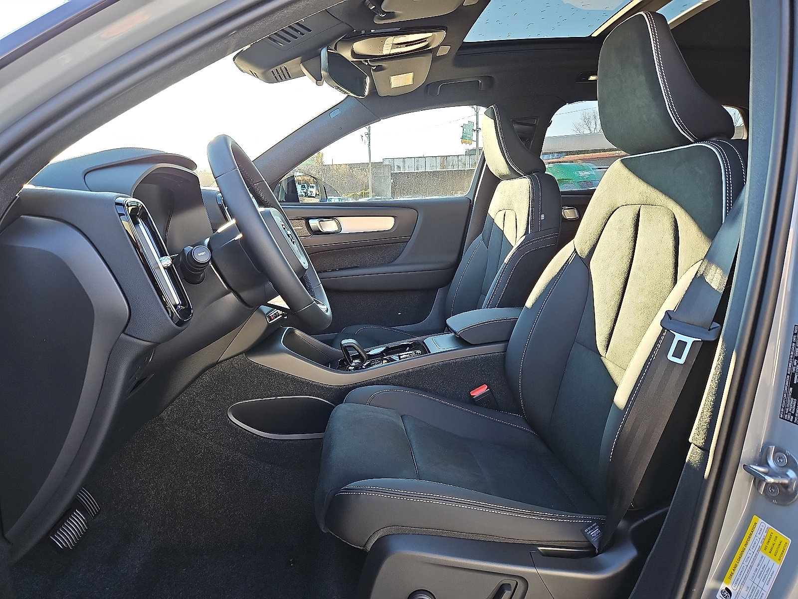 New 2026 Volvo XC40 B5 Ultra w/ Protection Package Premier AWD/4WD image 11