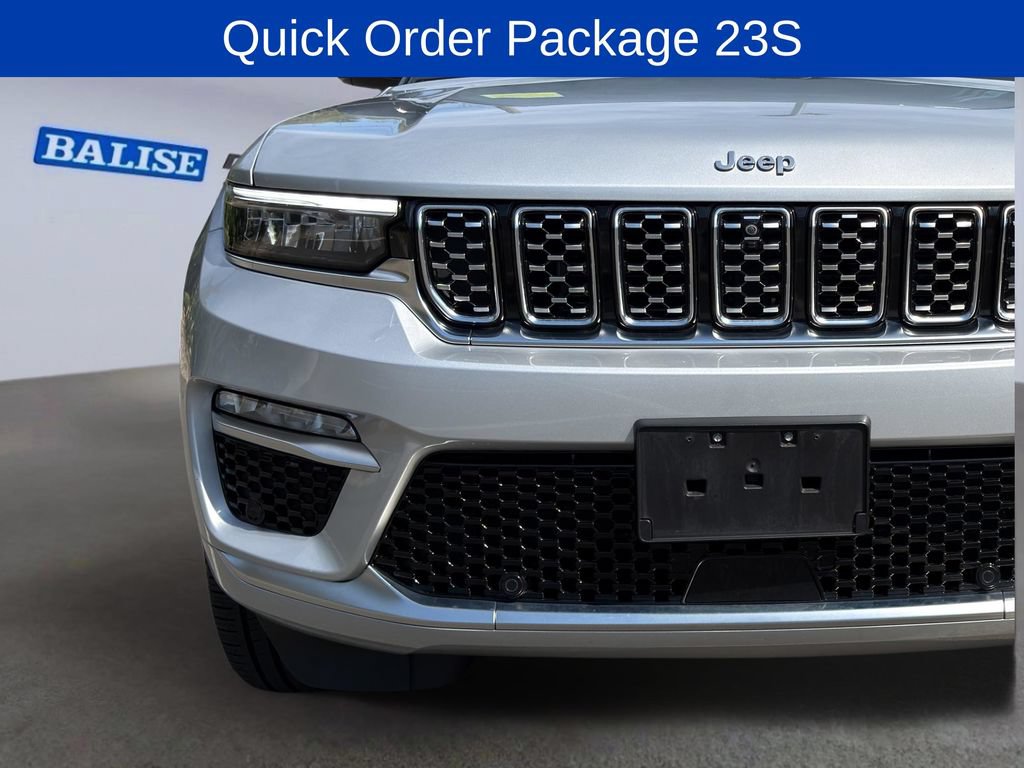 Used 2023 Jeep Grand Cherokee Summit AWD/4WD image 9