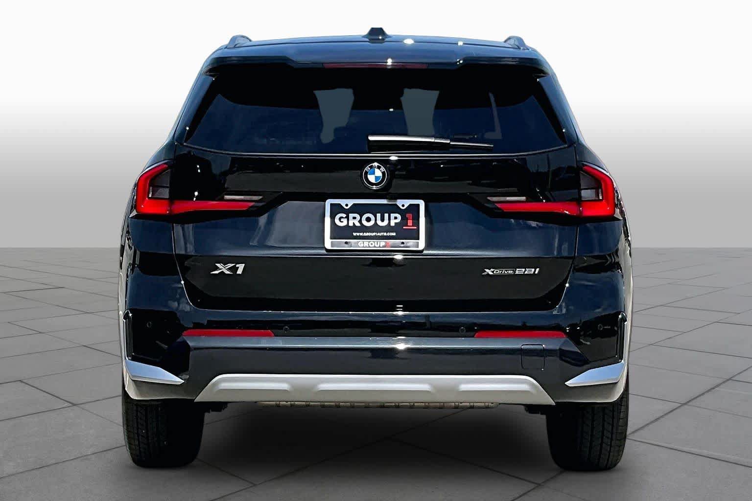 Used 2025 BMW X1 xDrive28i AWD/4WD image 4