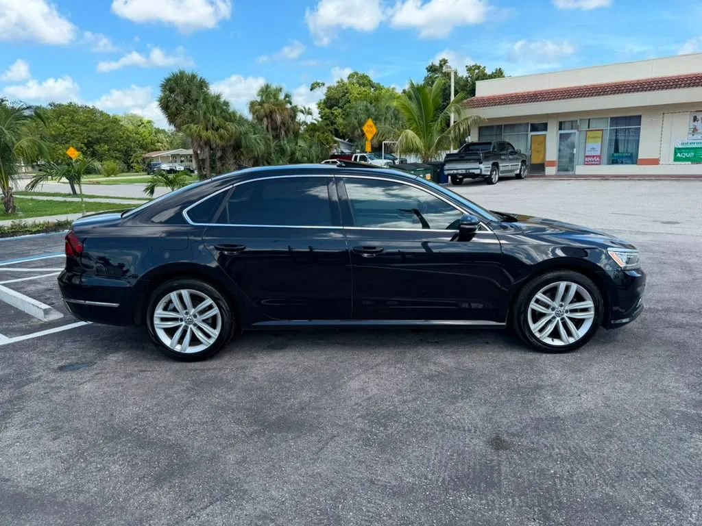 Used 2018 Volkswagen Passat 2.0T SE FWD image 4