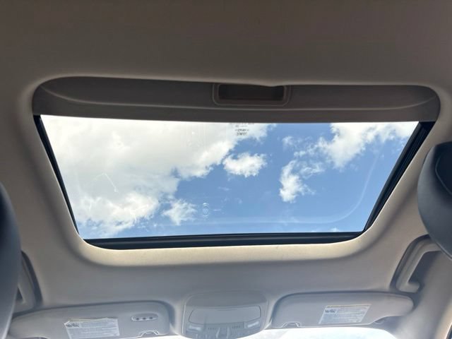 Used 2017 Ford Fusion Titanium FWD image 16