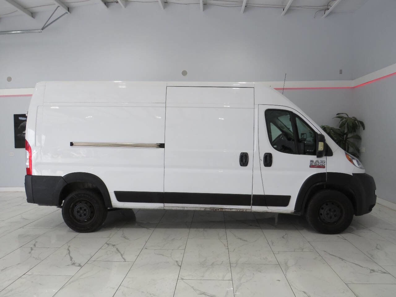 Used 2021 RAM ProMaster 2500 FWD image 2