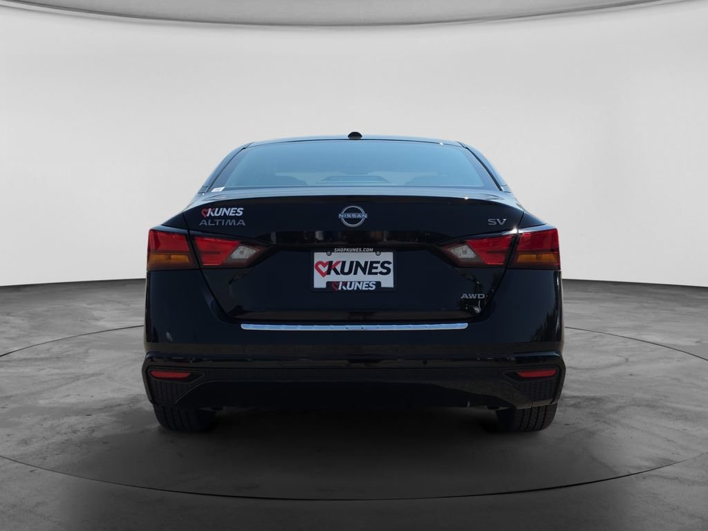 Used 2023 Nissan Altima 2.5 SV AWD/4WD image 7