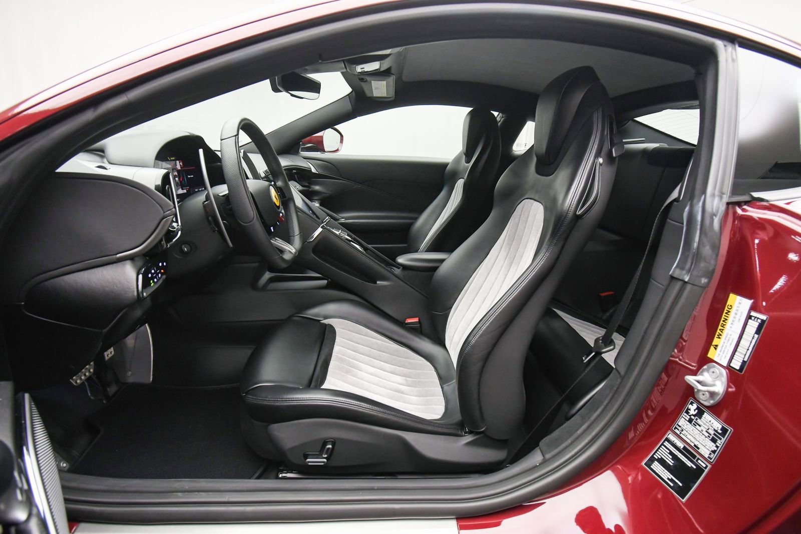 Used 2023 Ferrari Roma image 19