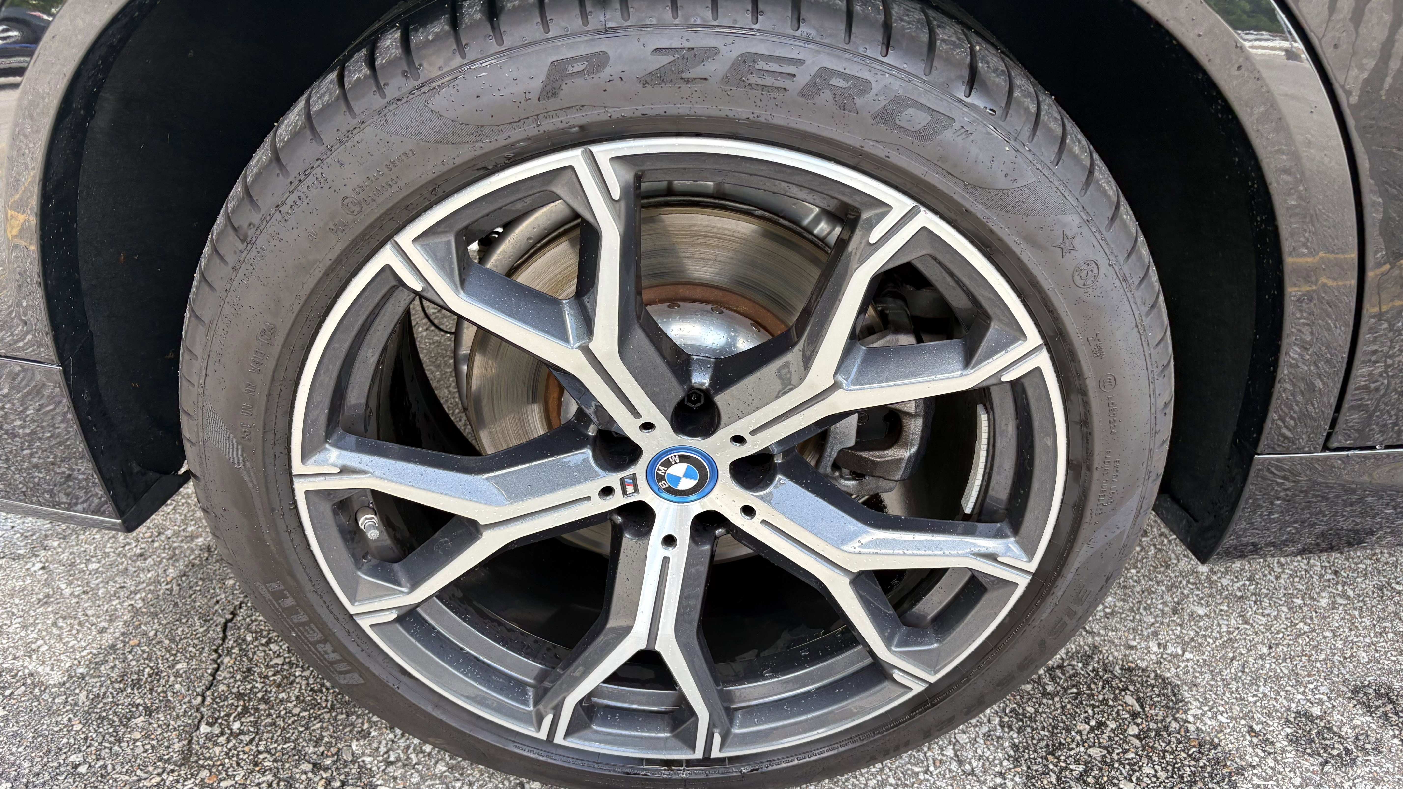 Used 2025 BMW X5 xDrive50e w/ M Sport Package AWD/4WD image 14
