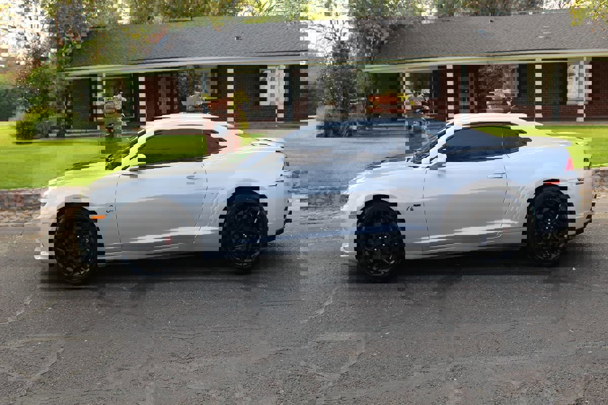 Used 2015 Chevrolet Camaro SS w/ RS Package image 2