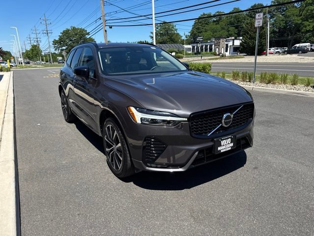 Certified 2025 Volvo XC60 B5 Plus AWD/4WD image 6