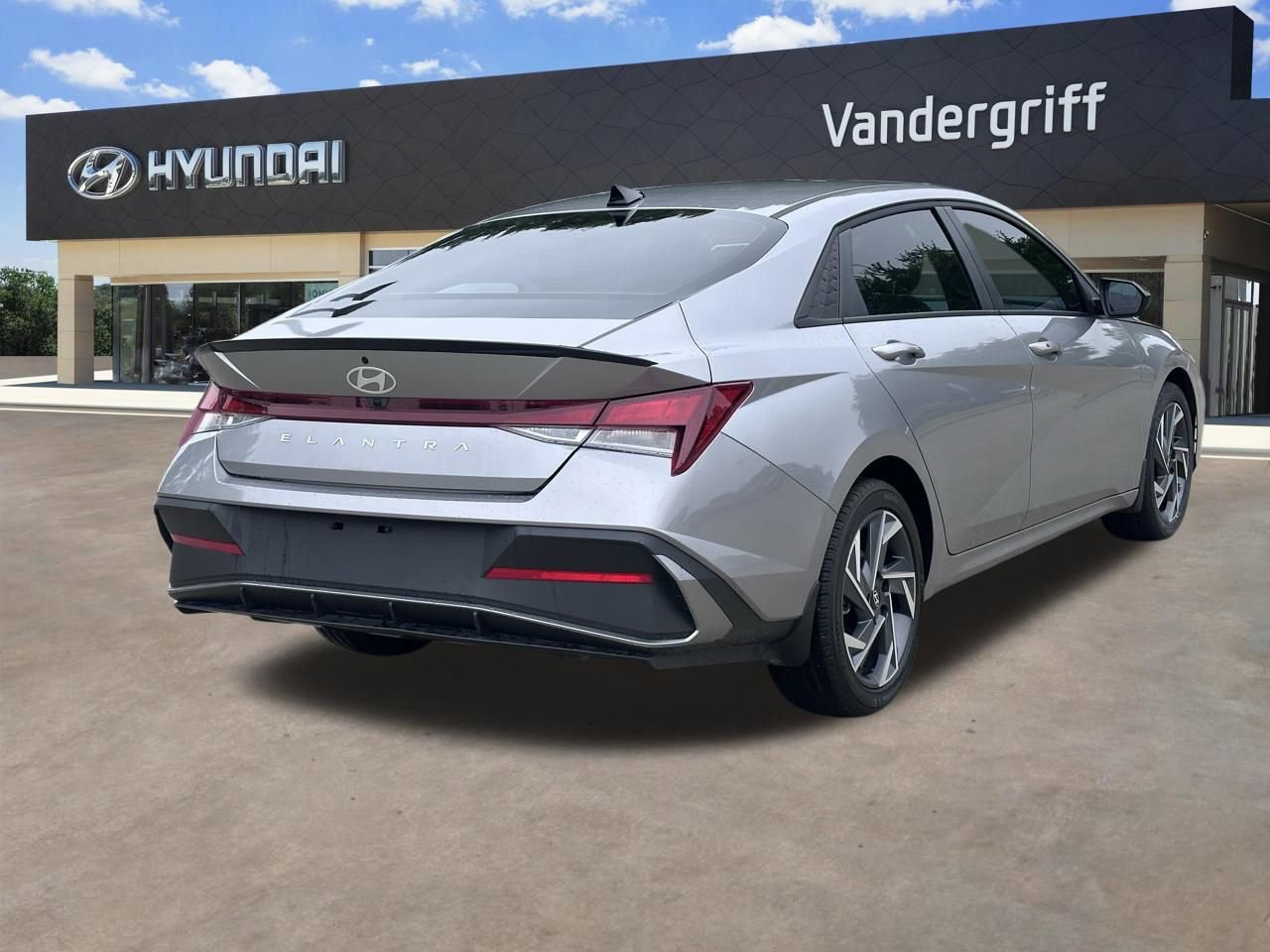 Used 2025 Hyundai Elantra Sport FWD image 10