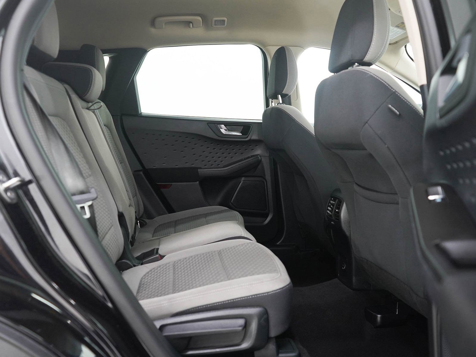 Used 2020 Ford Escape SE image 13