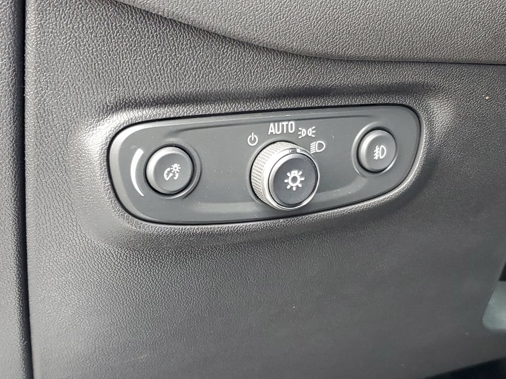 Used 2024 Chevrolet Equinox Premier AWD/4WD image 9