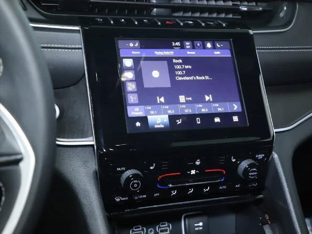 Certified 2024 Jeep Grand Cherokee Altitude AWD/4WD image 24