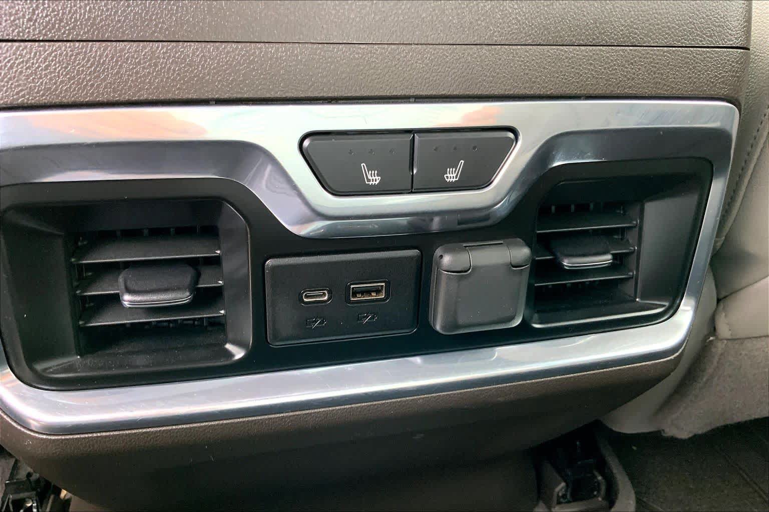 Used 2019 Chevrolet Silverado 1500 LTZ AWD/4WD image 36