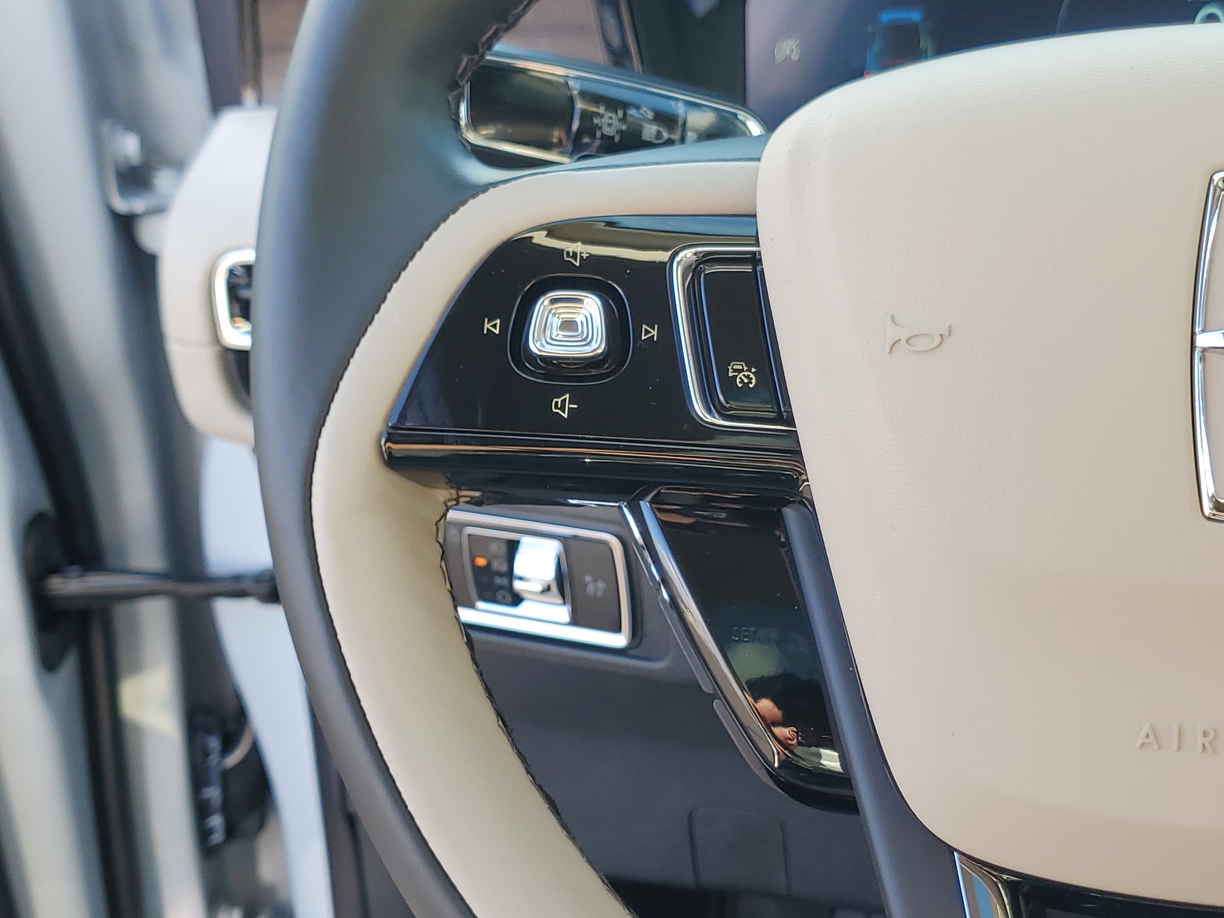 New 2026 Lincoln Corsair Reserve image 17