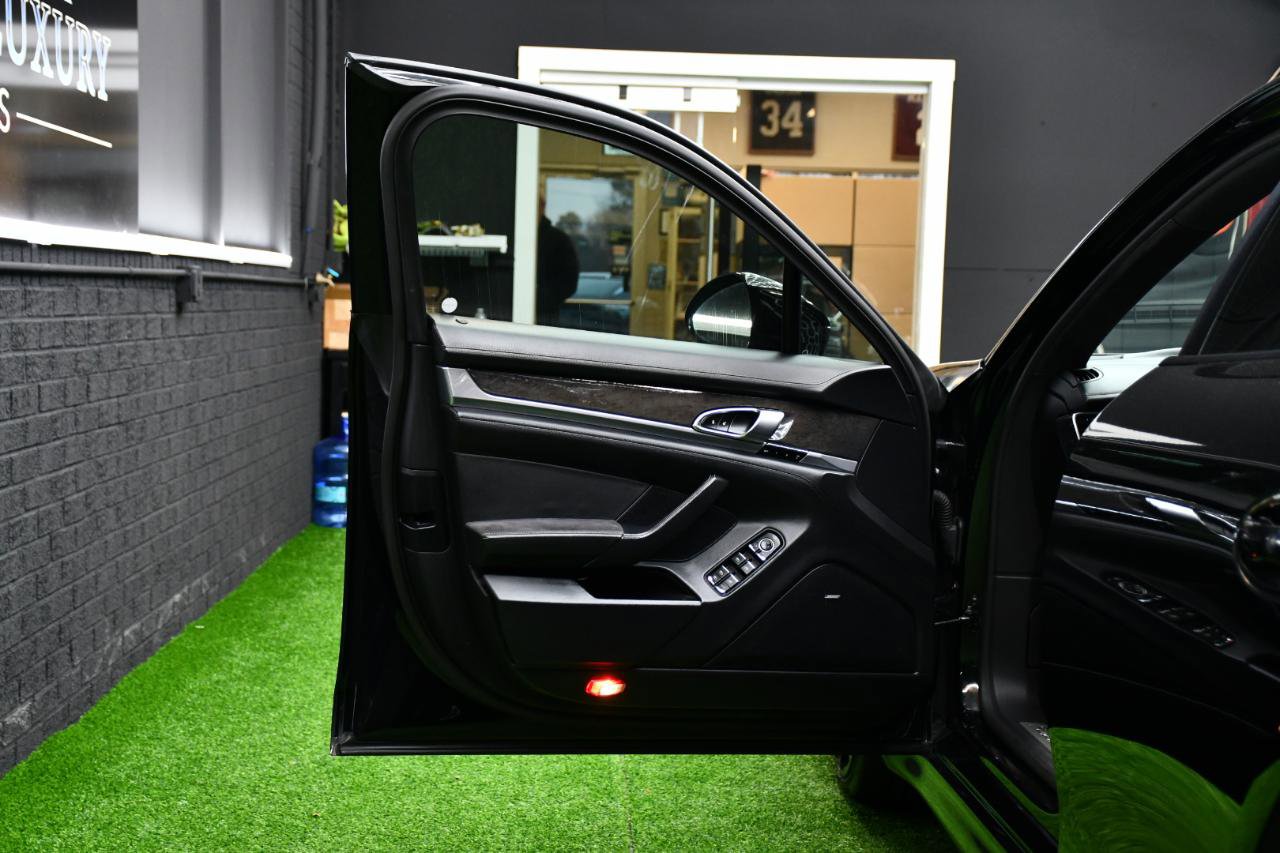 Used 2013 Porsche Panamera GTS image 14