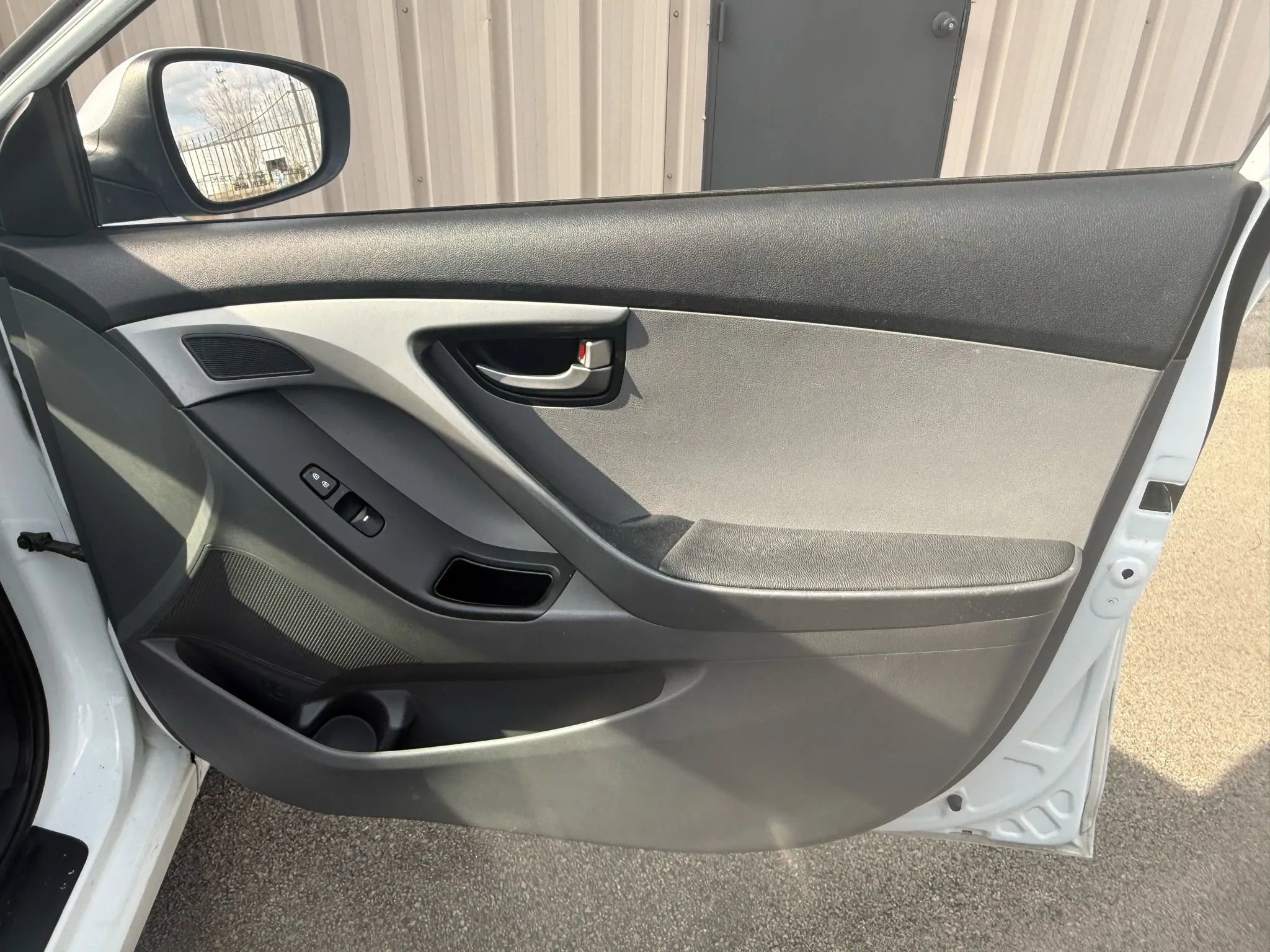 Used 2016 Hyundai Elantra SE image 17