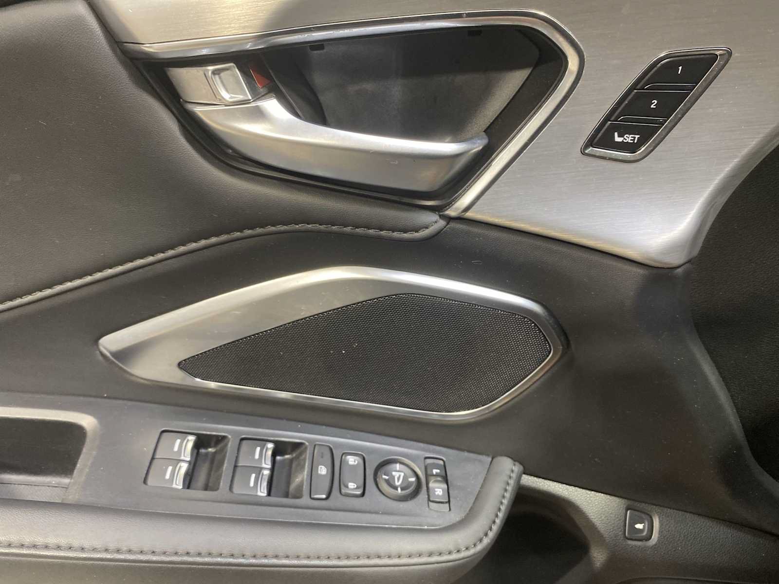 Used 2024 Acura RDX SH-AWD image 23