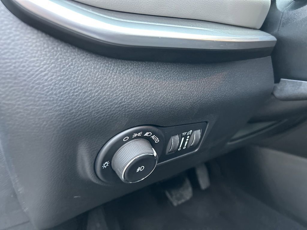 New 2026 Jeep Compass Limited w/ Sun, Sound & Navigation Group AWD/4WD image 19