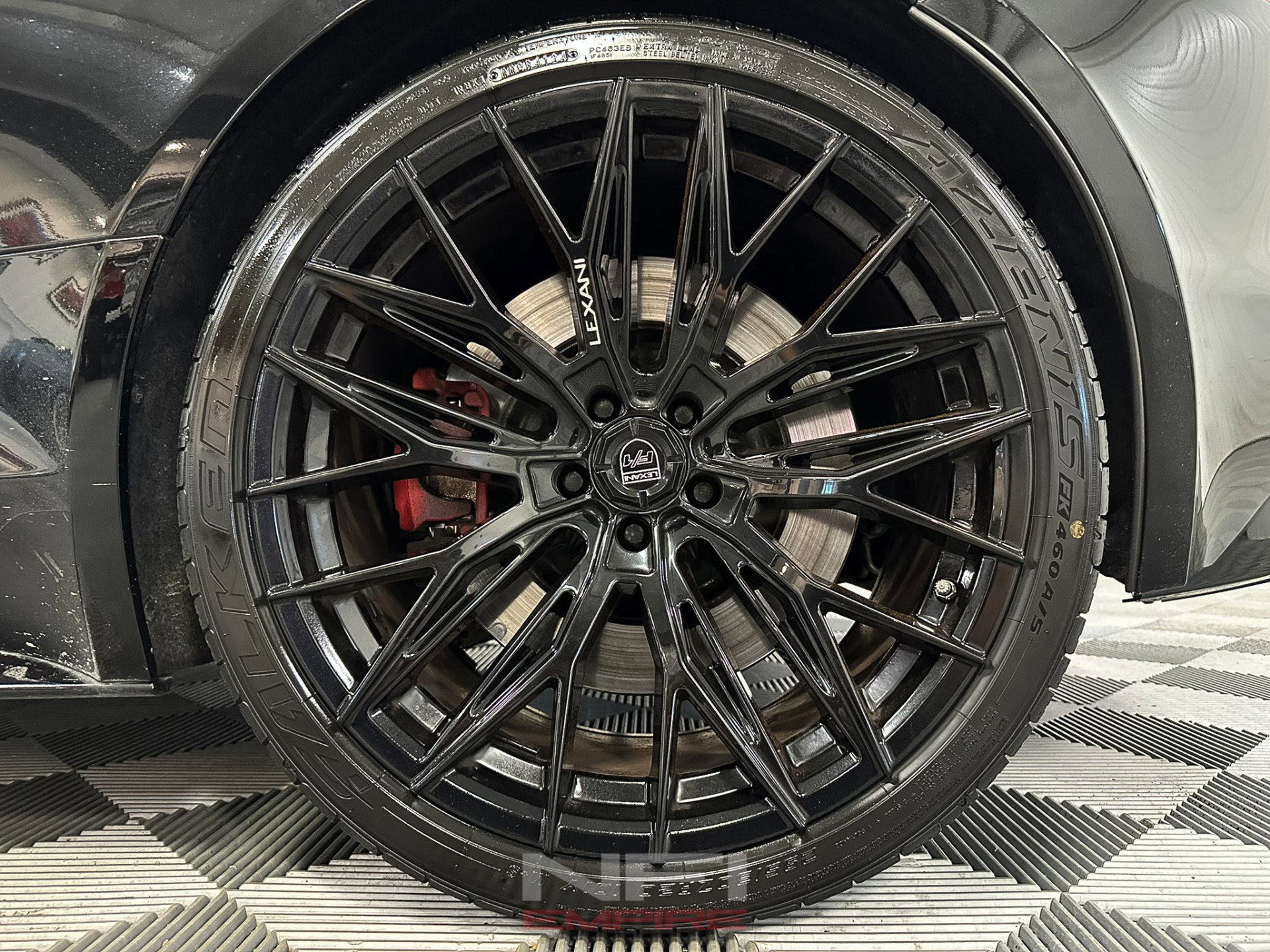Used 2018 Jaguar F-TYPE R AWD/4WD image 22