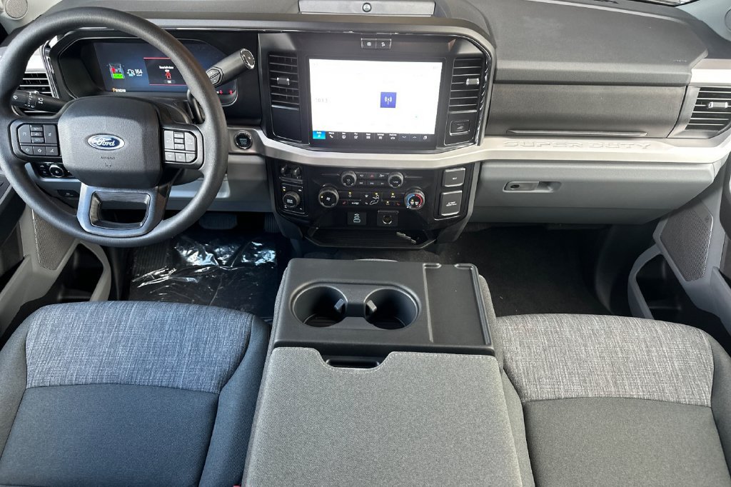 New 2026 Ford F250 XLT w/ XLT Premium Package AWD/4WD image 13