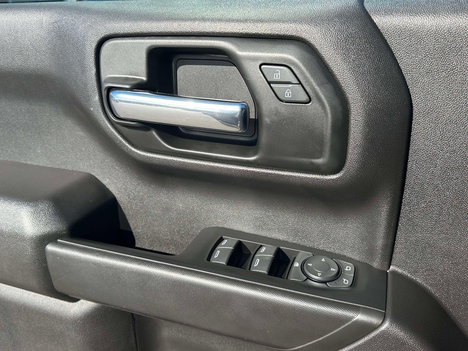 Used 2023 Chevrolet Silverado 1500 Custom AWD/4WD image 18